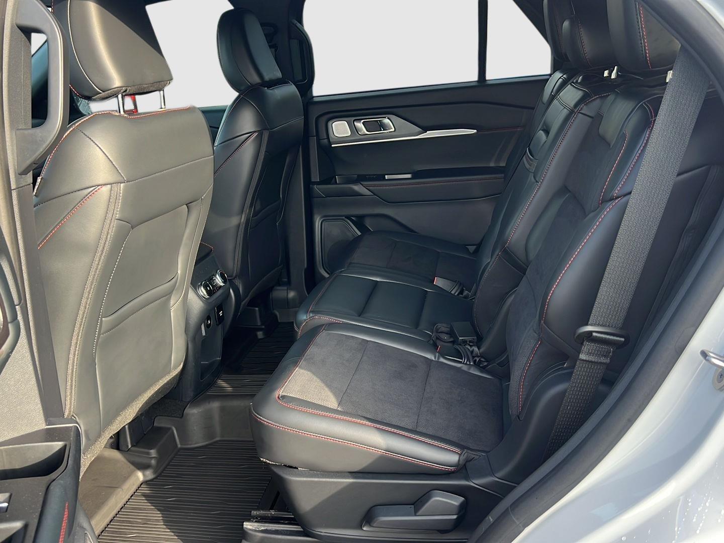 2025 Ford Explorer photo 60 of 62