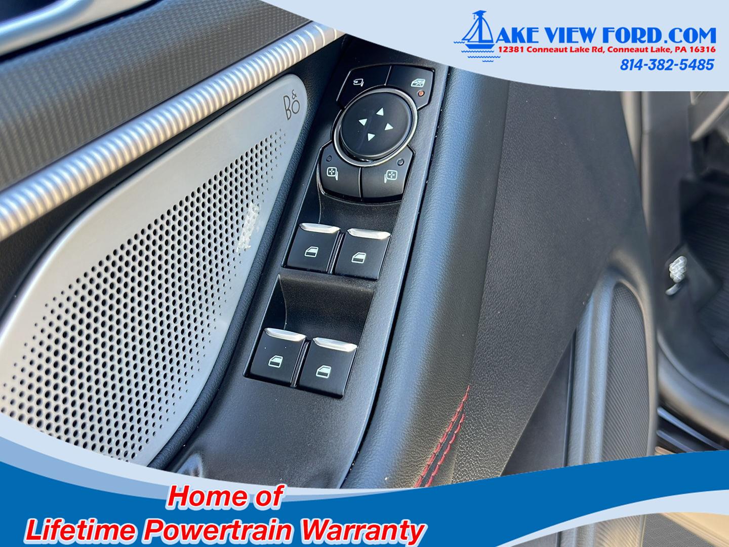2025 Ford Explorer photo 27 of 60