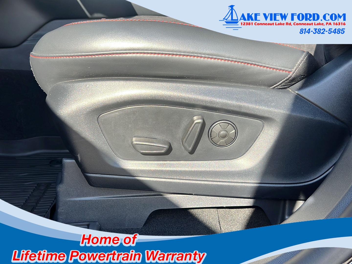 2025 Ford Explorer photo 28 of 60