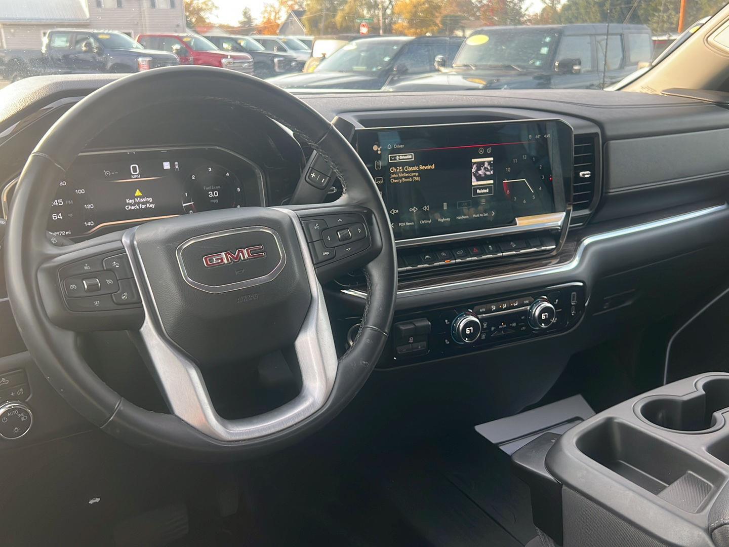 2023 GMC Sierra 1500 photo 2 of 42