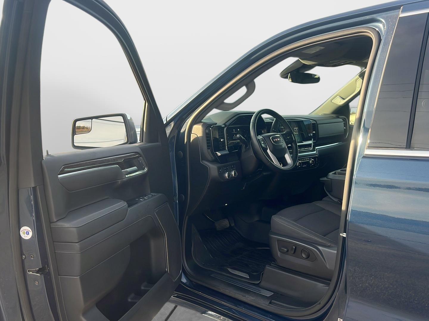 2023 GMC Sierra 1500 photo 15 of 42