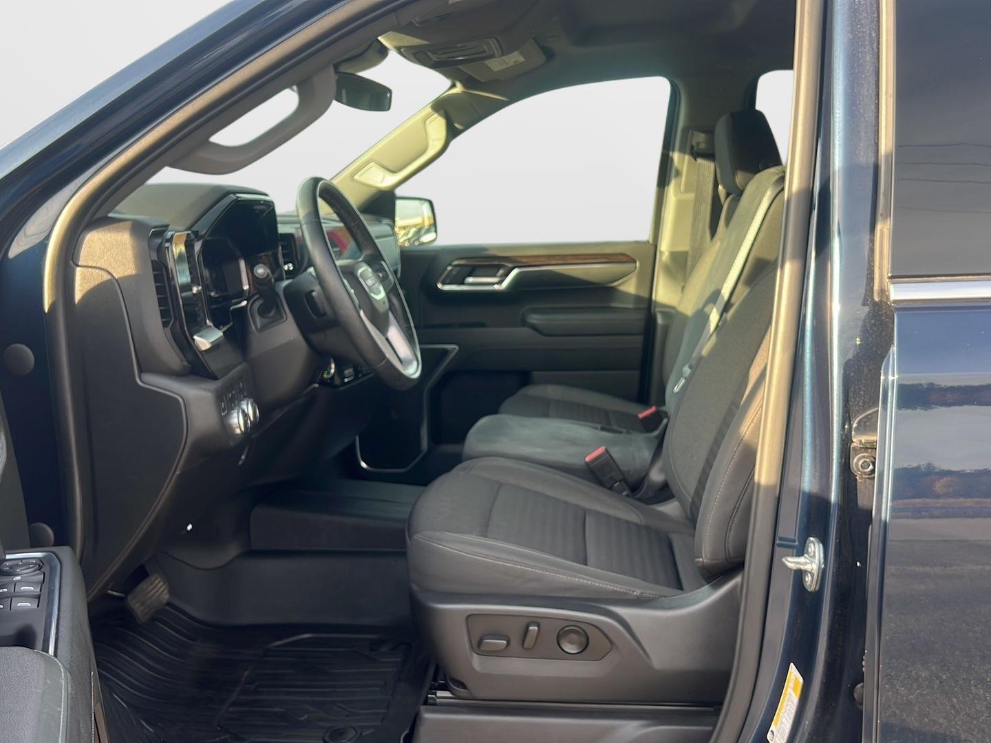 2023 GMC Sierra 1500 photo 18 of 42