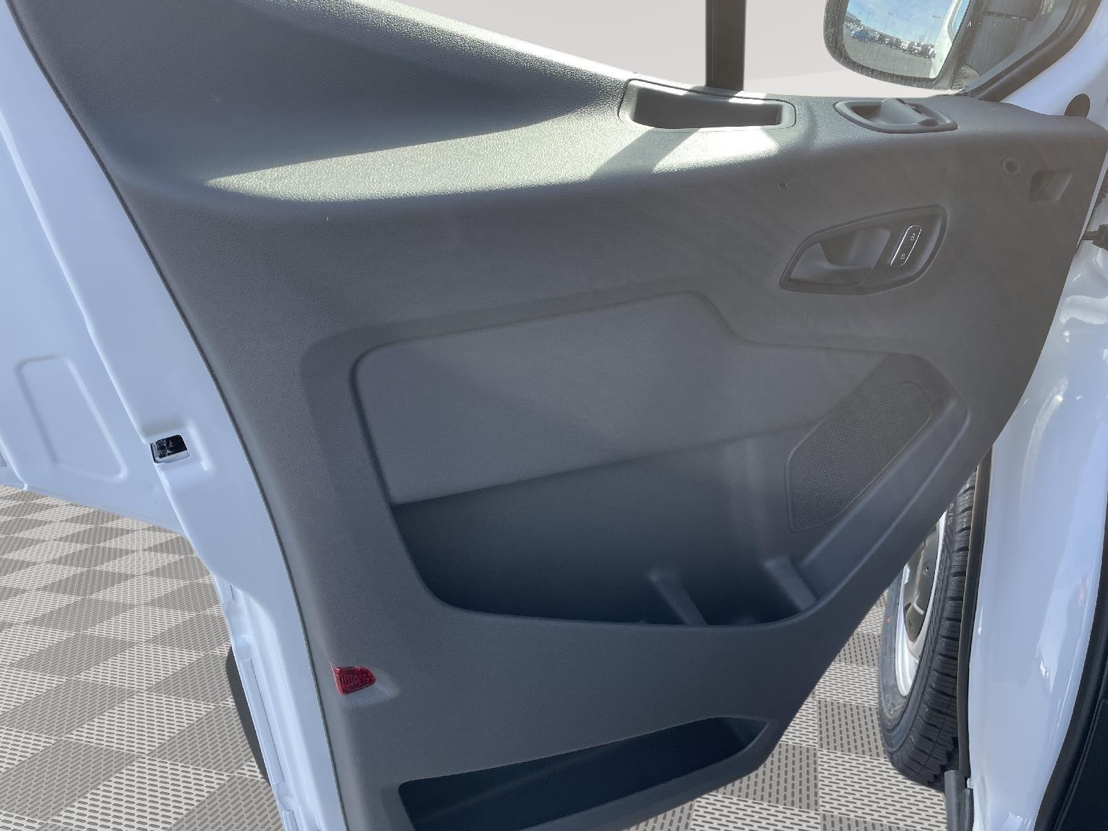 New 2024 Ford Transit Passenger Wagon XL Full-Sized Van for sale in St. Joseph MO