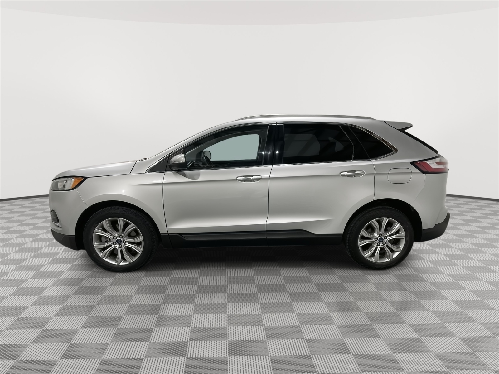 Used 2019 Ford Edge Titanium SUV for sale in St Joseph MO