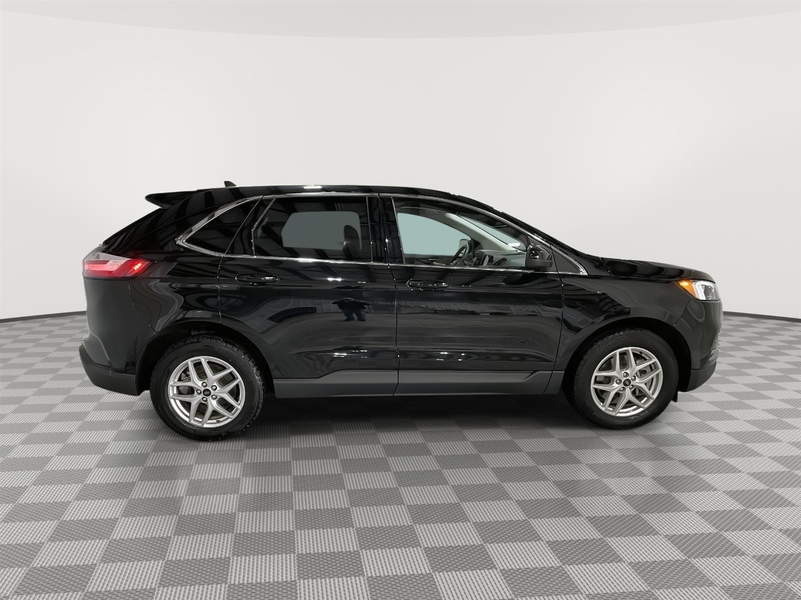 Used 2024 Ford Edge SEL SUV for sale in St Joseph MO