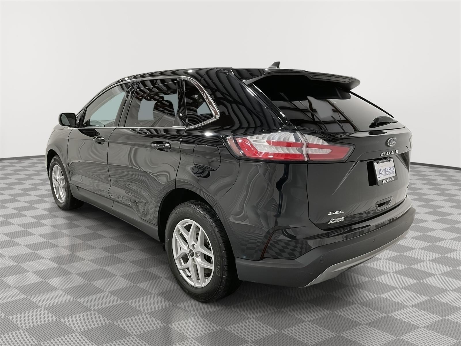 Used 2024 Ford Edge SEL SUV for sale in St Joseph MO