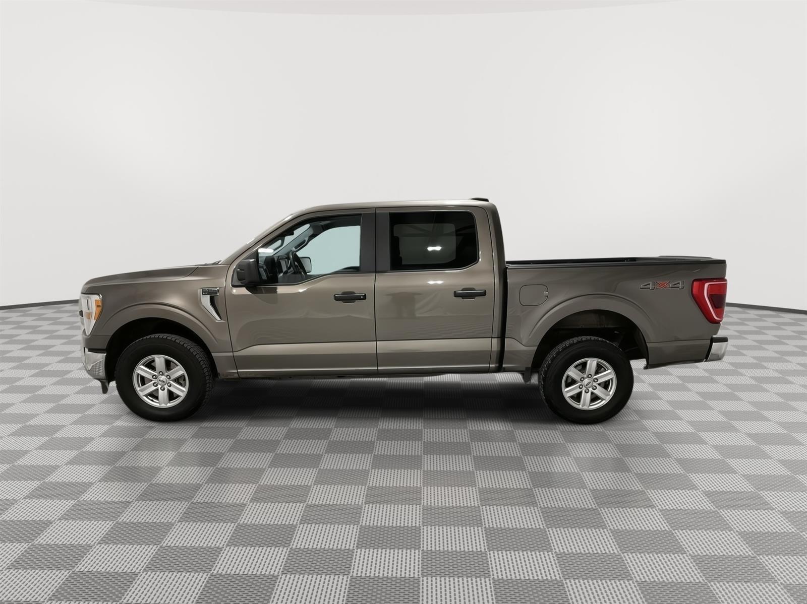 Used 2022 Ford F-150 XLT Crew Cab Truck for sale in St Joseph MO