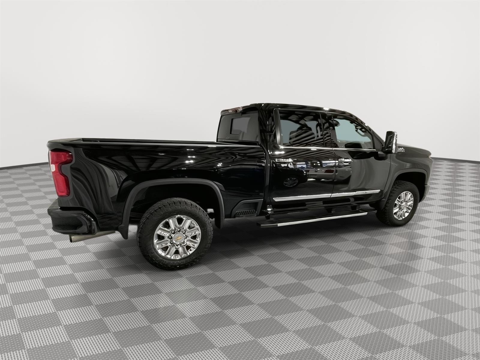 Used 2024 Chevrolet Silverado 2500HD High Country Crew Cab Truck for sale in St Joseph MO