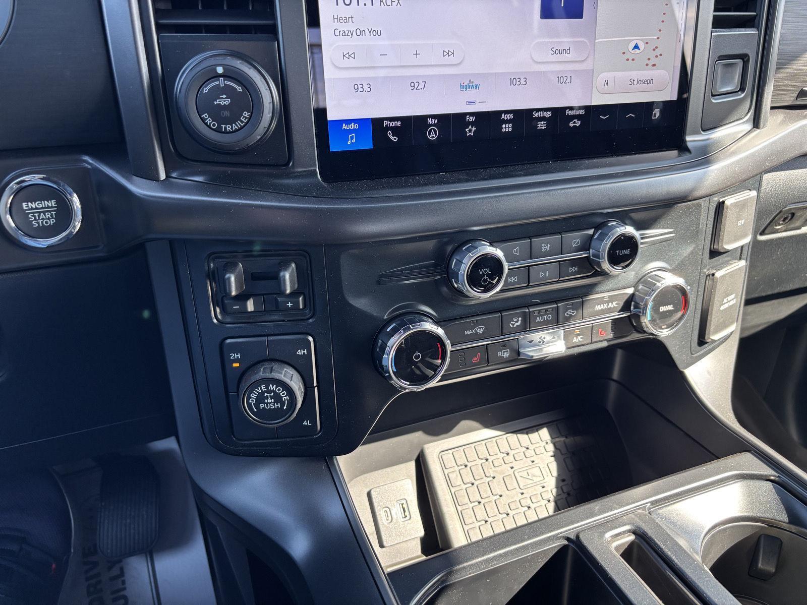 New 2024 Ford F-150 XLT Crew Cab Truck for sale in St. Joseph MO