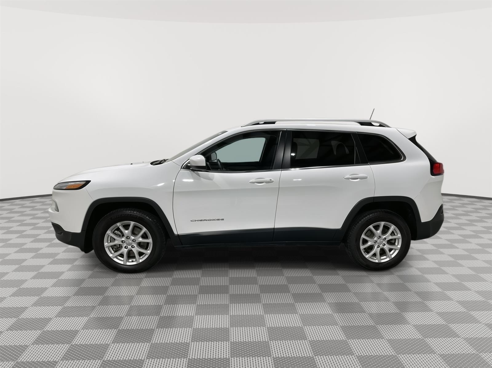 Used 2018 Jeep Cherokee Latitude SUV for sale in St Joseph MO