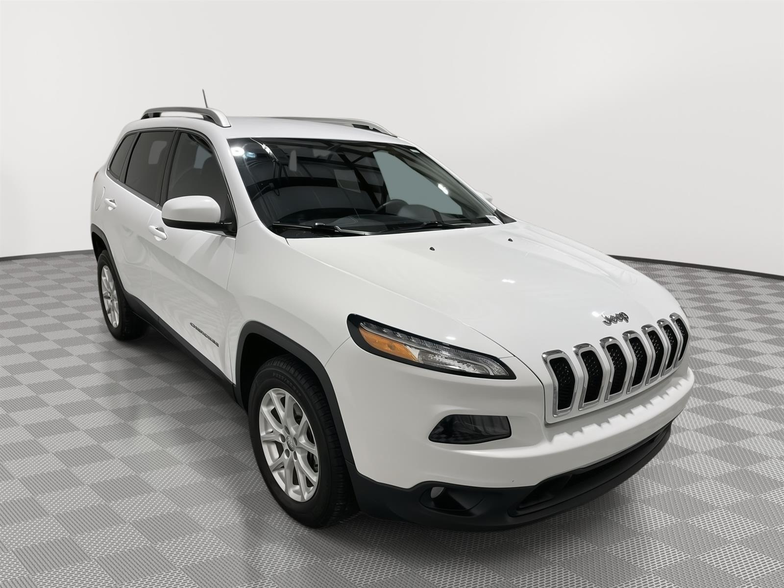 Used 2018 Jeep Cherokee Latitude SUV for sale in St Joseph MO