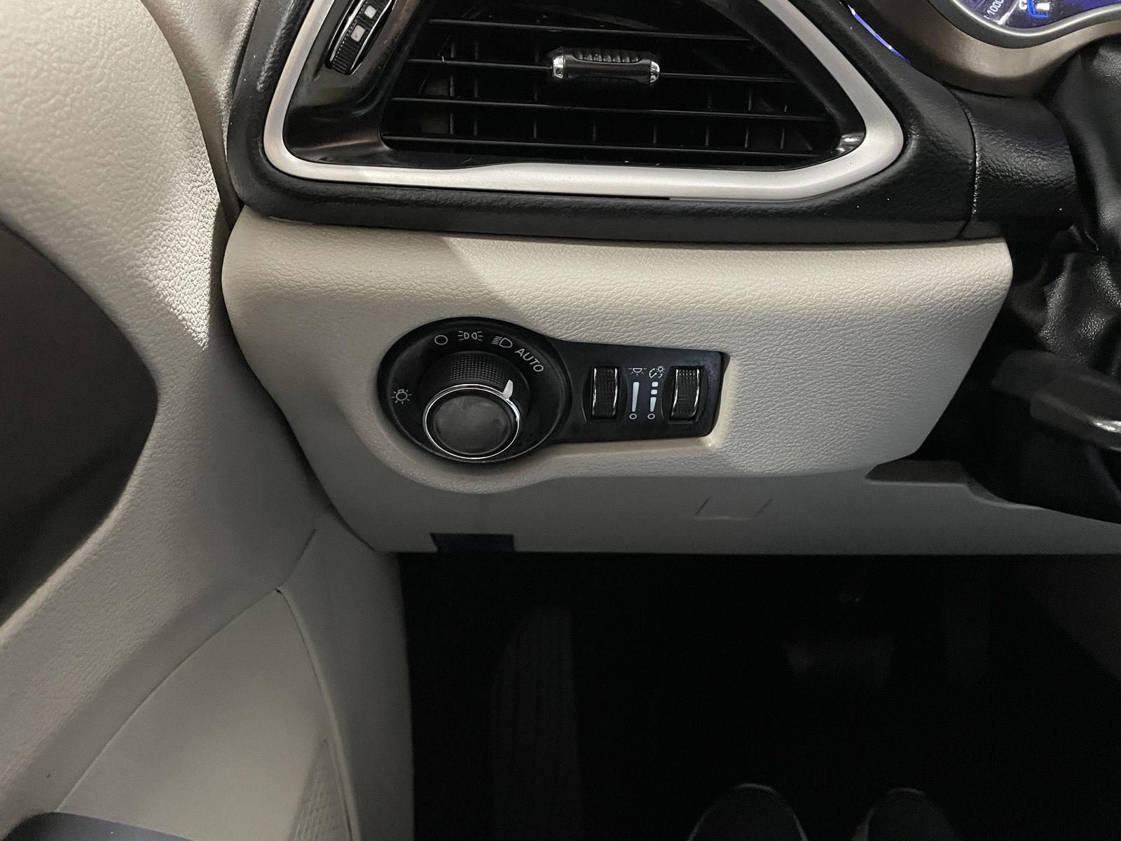 Used 2022 Chrysler Voyager LX Minivans for sale in St Joseph MO
