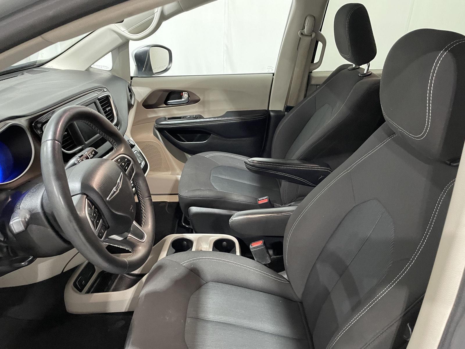 Used 2022 Chrysler Voyager LX Minivans for sale in St Joseph MO