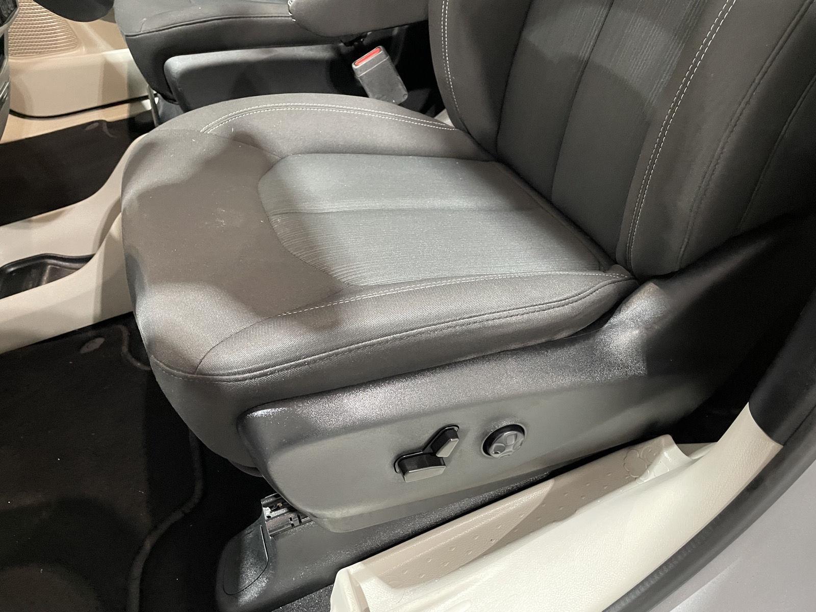 Used 2022 Chrysler Voyager LX Minivans for sale in St Joseph MO