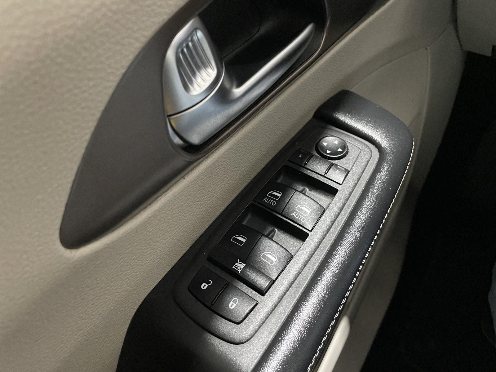 Used 2022 Chrysler Voyager LX Minivans for sale in St Joseph MO