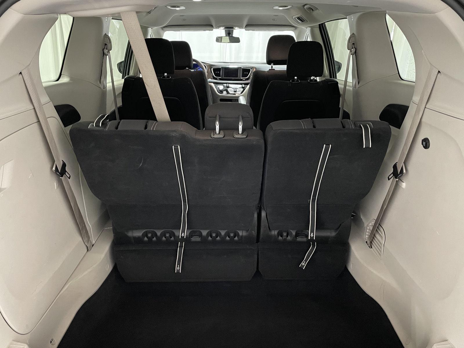 Used 2022 Chrysler Voyager LX Minivans for sale in St Joseph MO