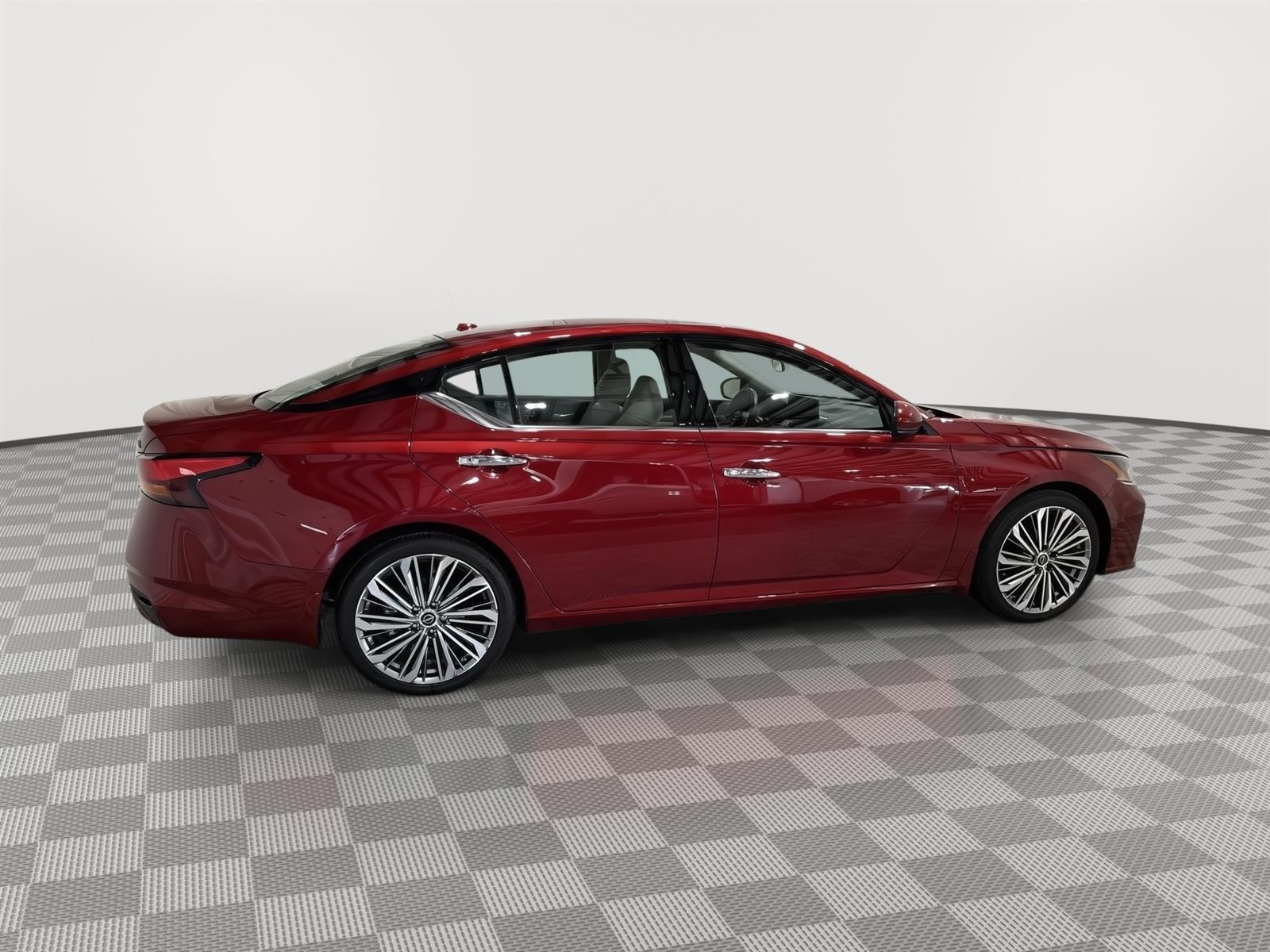 Used 2023 Nissan Altima 2.5 SL Sedan for sale in St Joseph MO