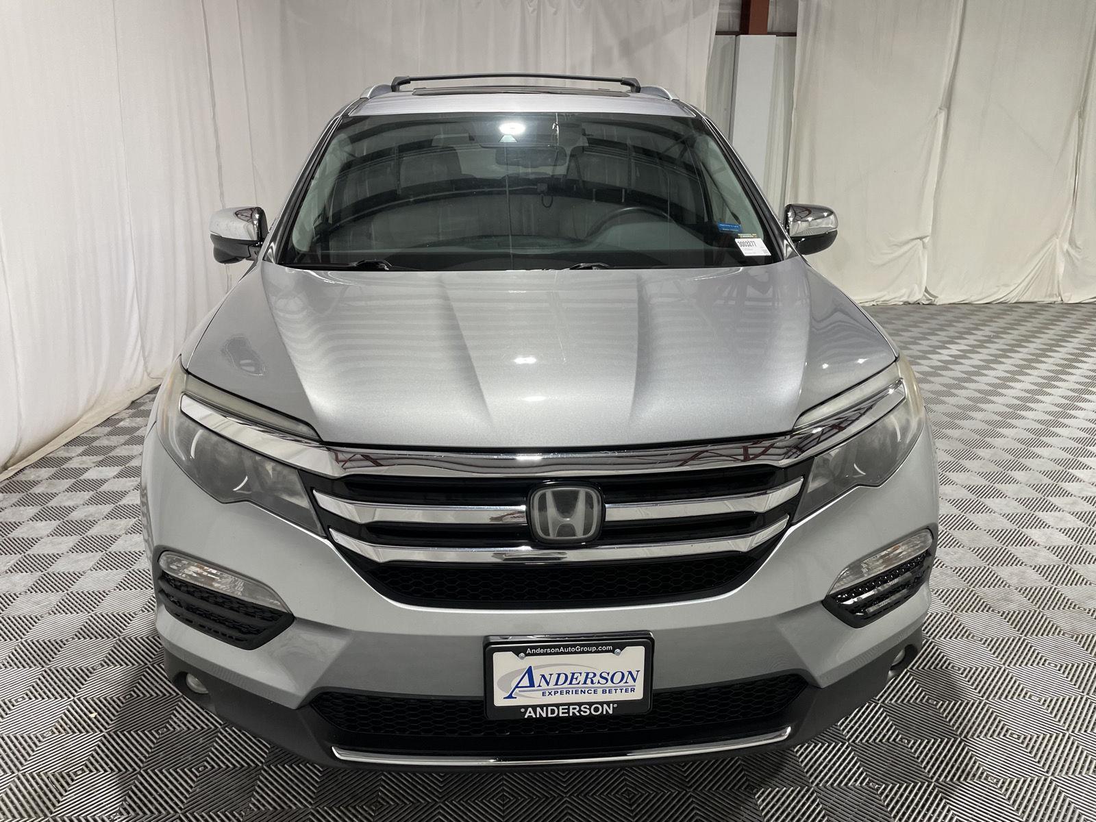 Used 2017 Honda Pilot Touring SUV for sale in St Joseph MO