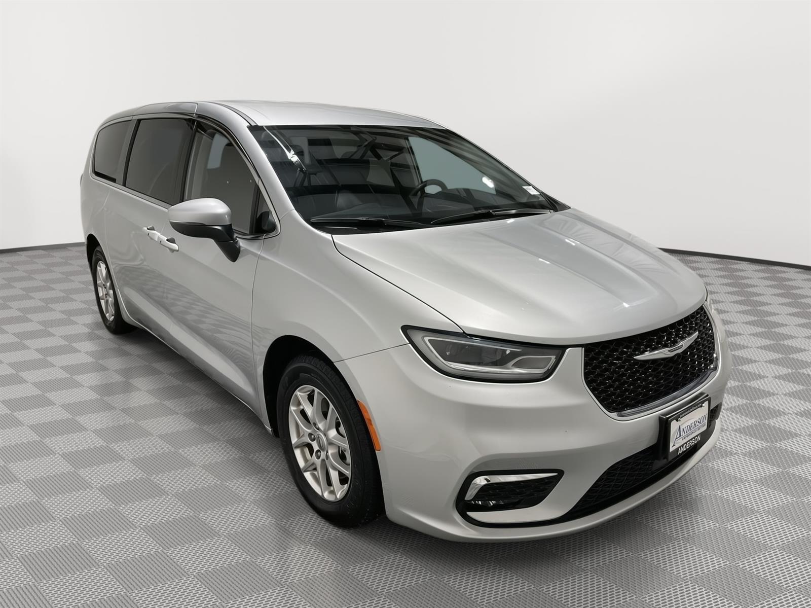 Used 2023 Chrysler Pacifica Touring L Minivans for sale in St Joseph MO