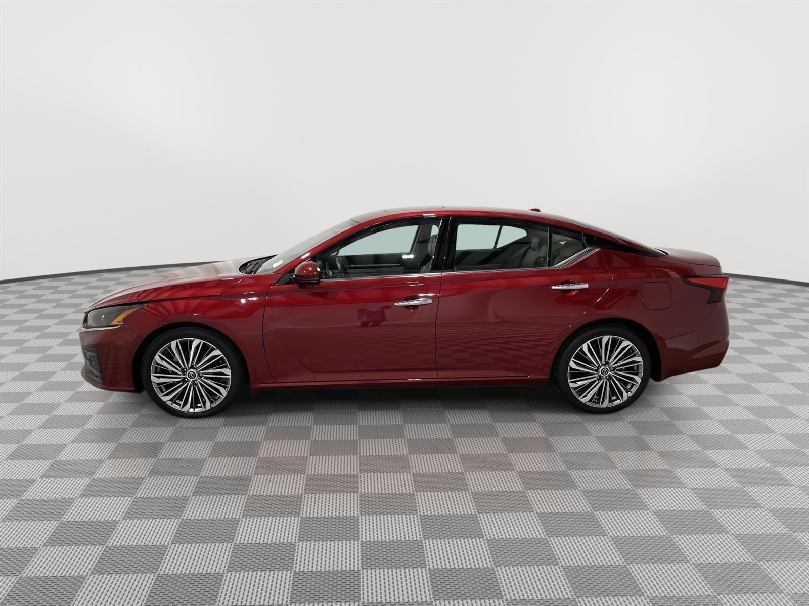 Used 2023 Nissan Altima 2.5 SL Sedan for sale in St Joseph MO