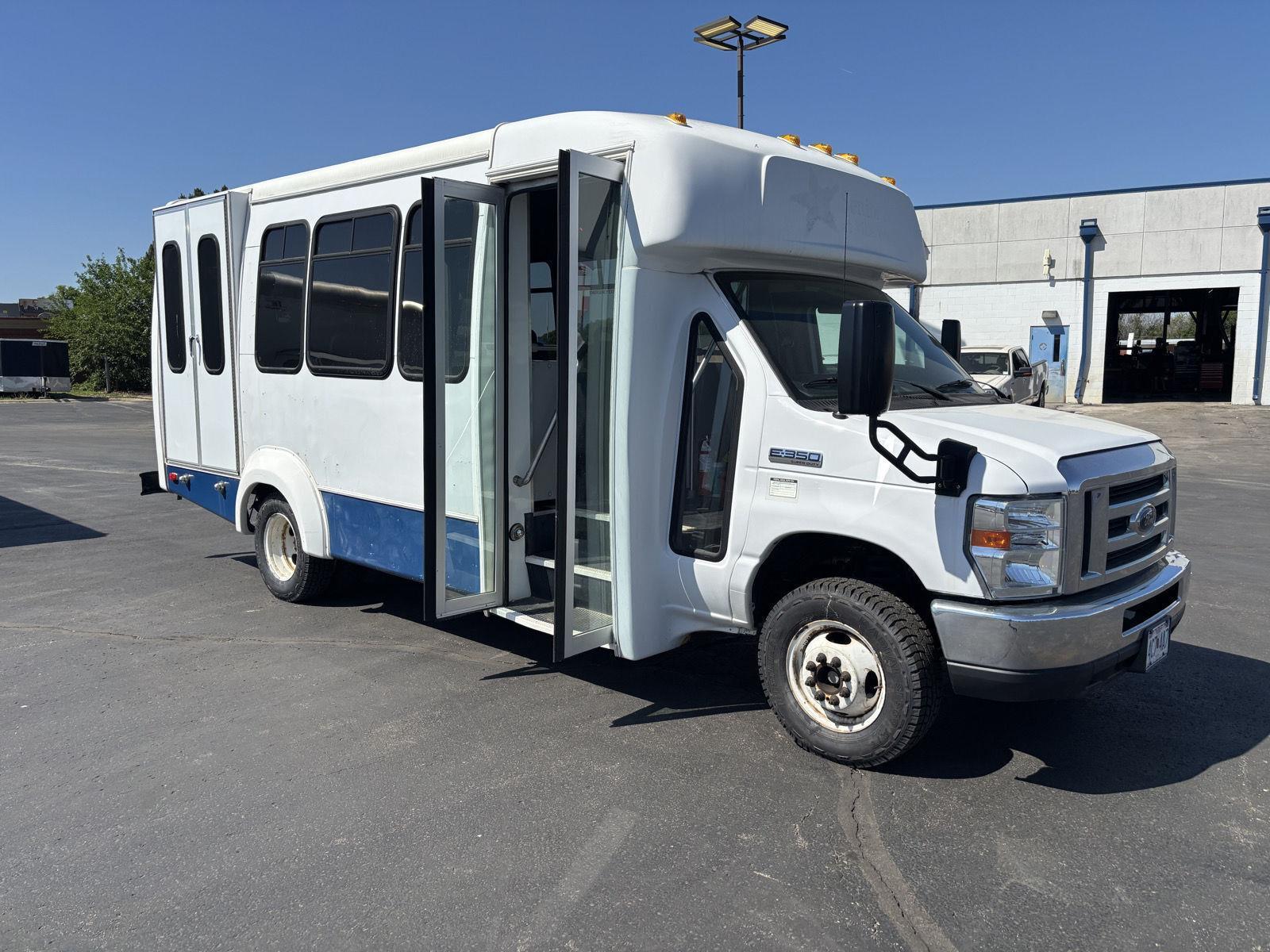 Used 2016 Ford Econoline Commercial Cutaway E-350 Super Duty 138 DRW specialty vehicle for sale in St Joseph MO