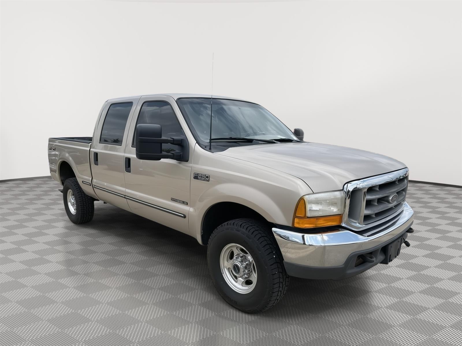 Used 1999 Ford Super Duty F-250 Crew Cab 156 XL 4WD Crew Cab Truck for sale in St Joseph MO