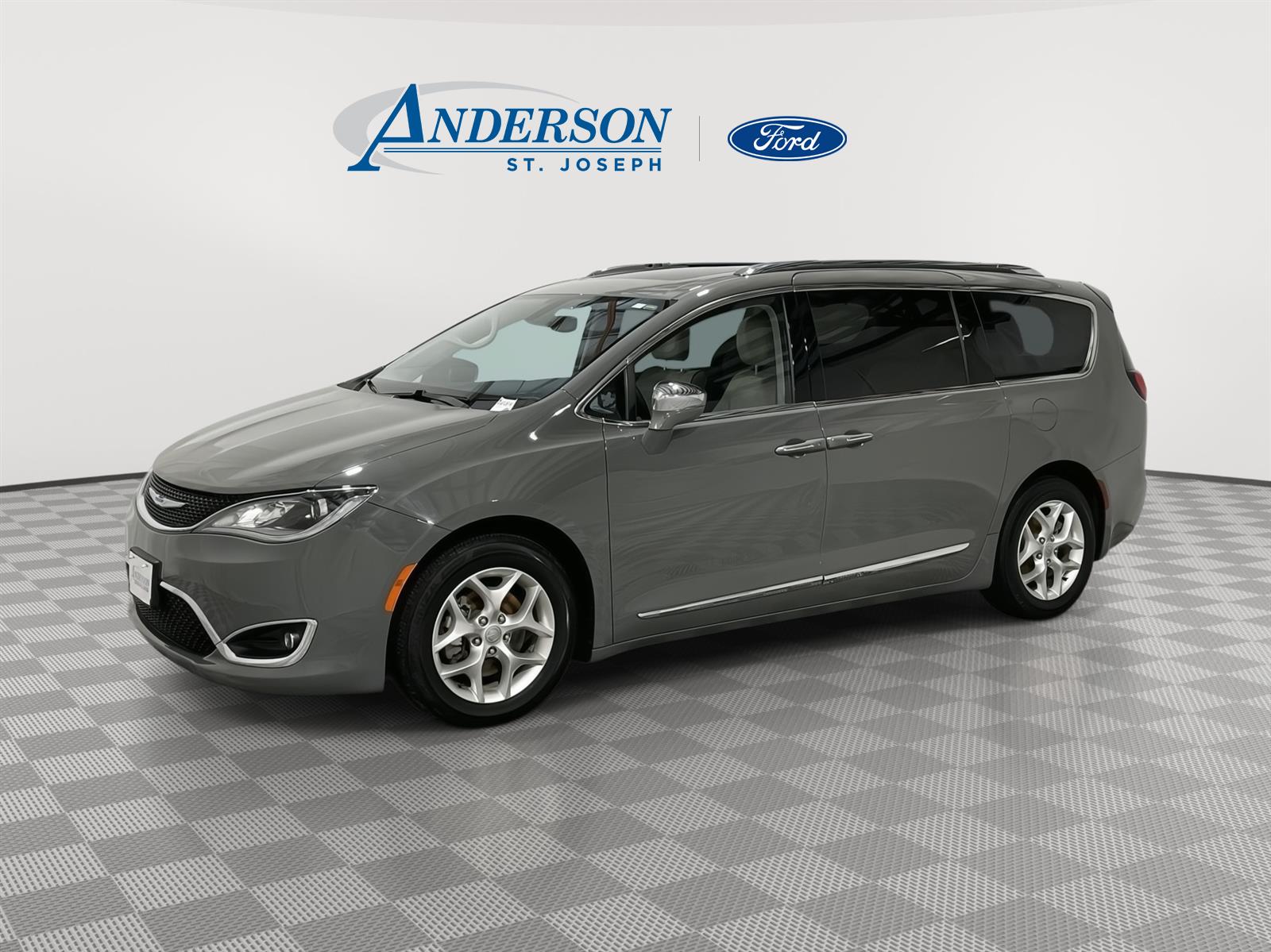 Used 2020 Chrysler Pacifica Limited Minivans for sale in St Joseph MO