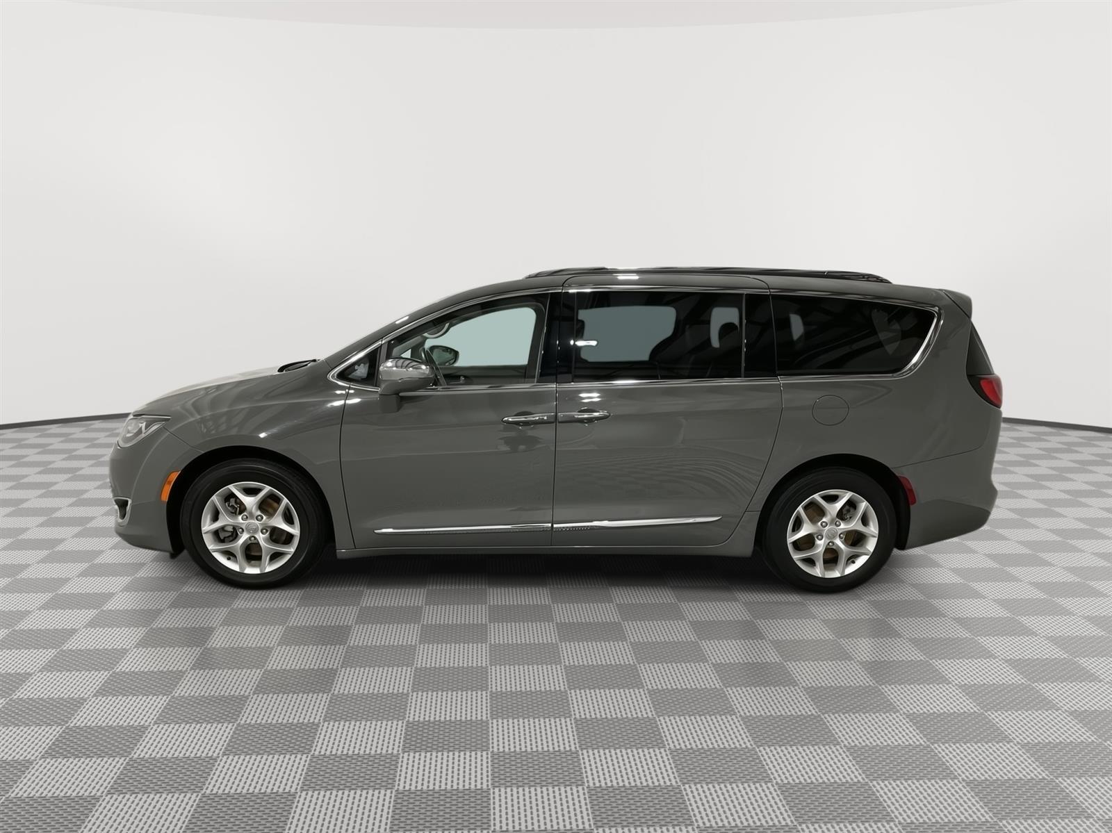 Used 2020 Chrysler Pacifica Limited Minivans for sale in St Joseph MO