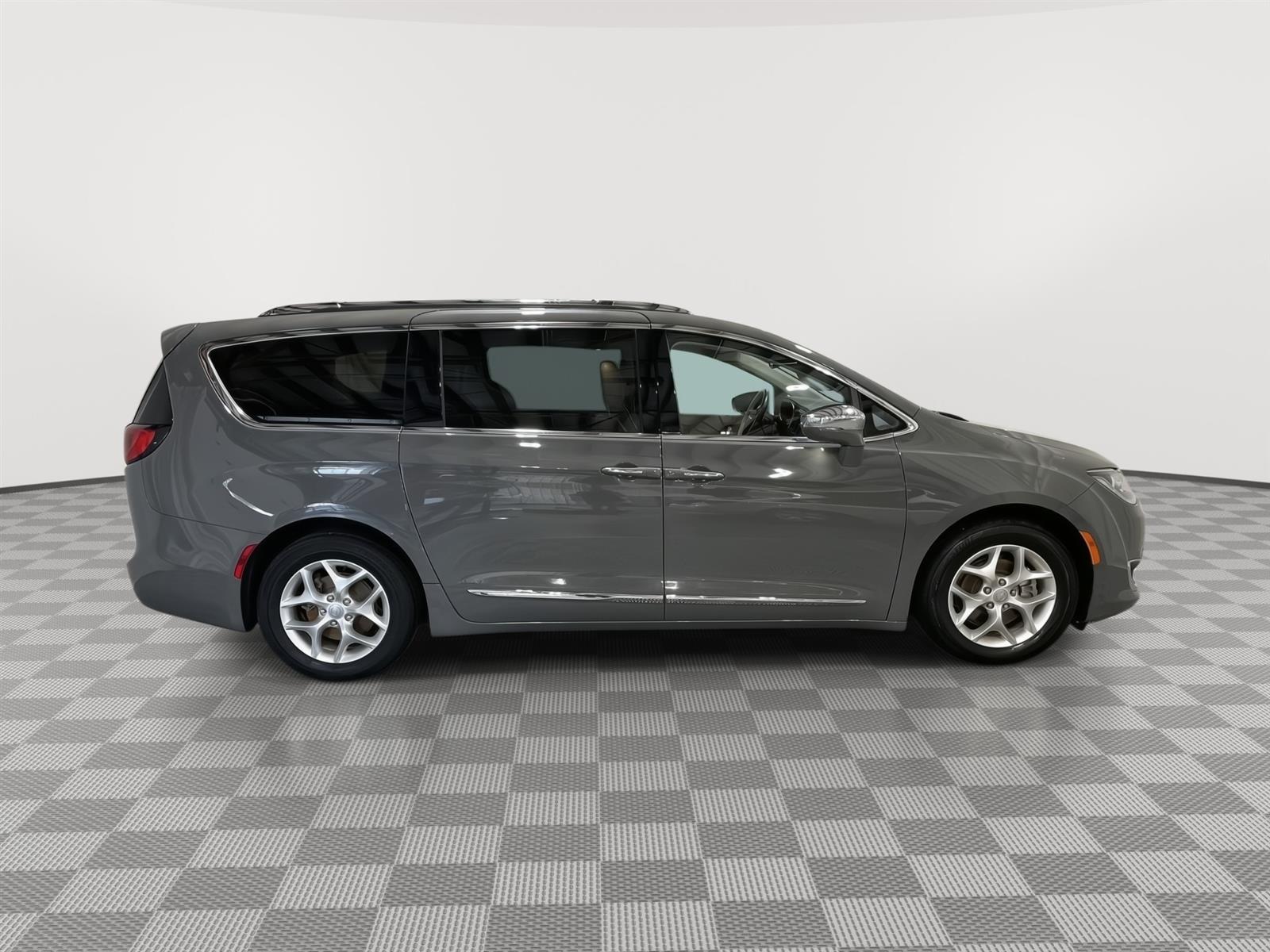 Pre-Owned 2020 Chrysler Pacifica for sale in St. Joseph MO
