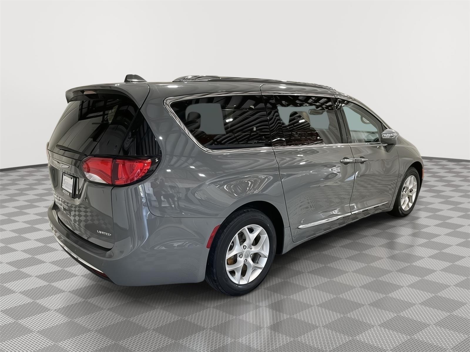 Pre-Owned 2020 Chrysler Pacifica for sale in St. Joseph MO