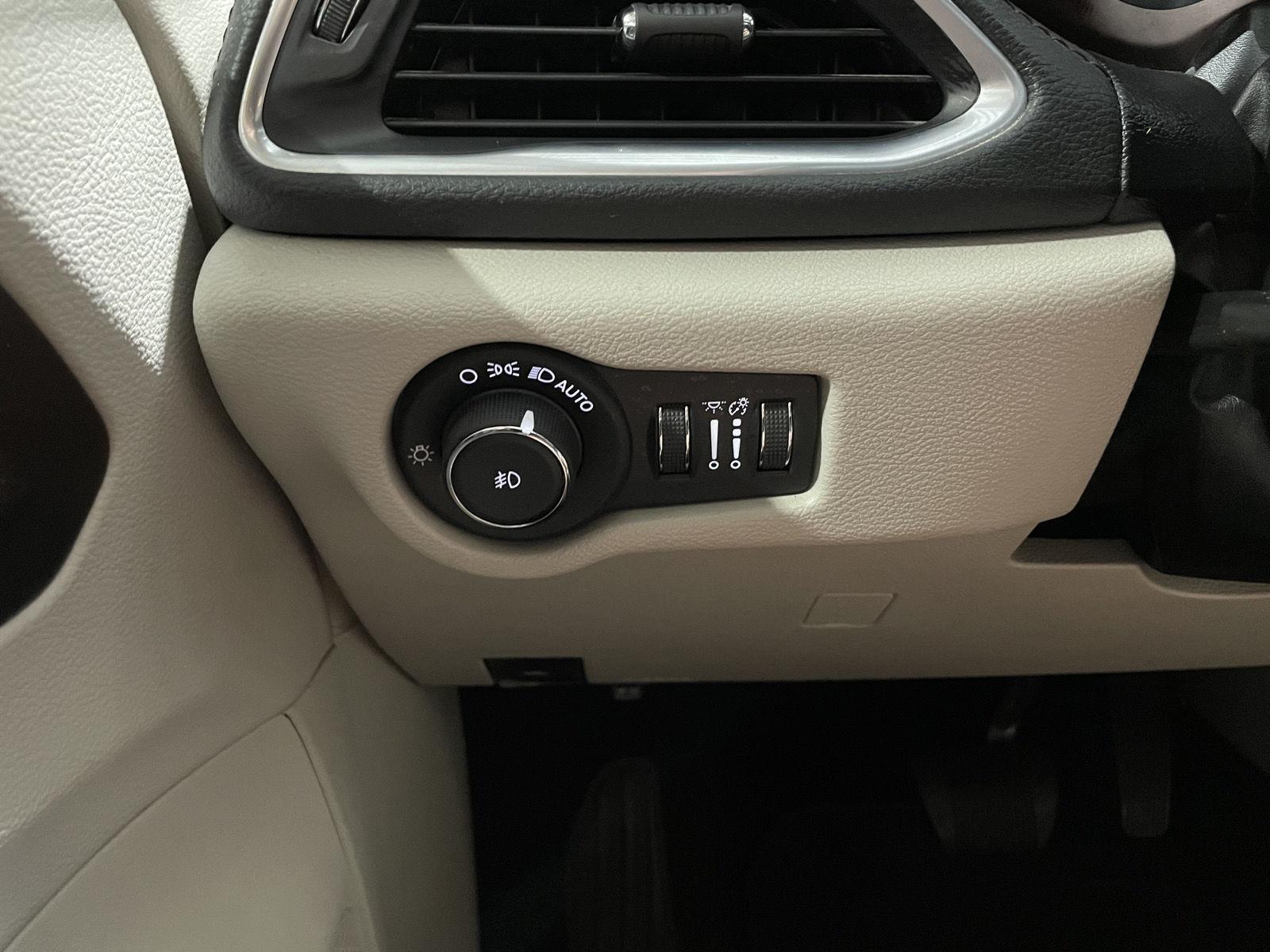 Pre-Owned 2020 Chrysler Pacifica for sale in St. Joseph MO