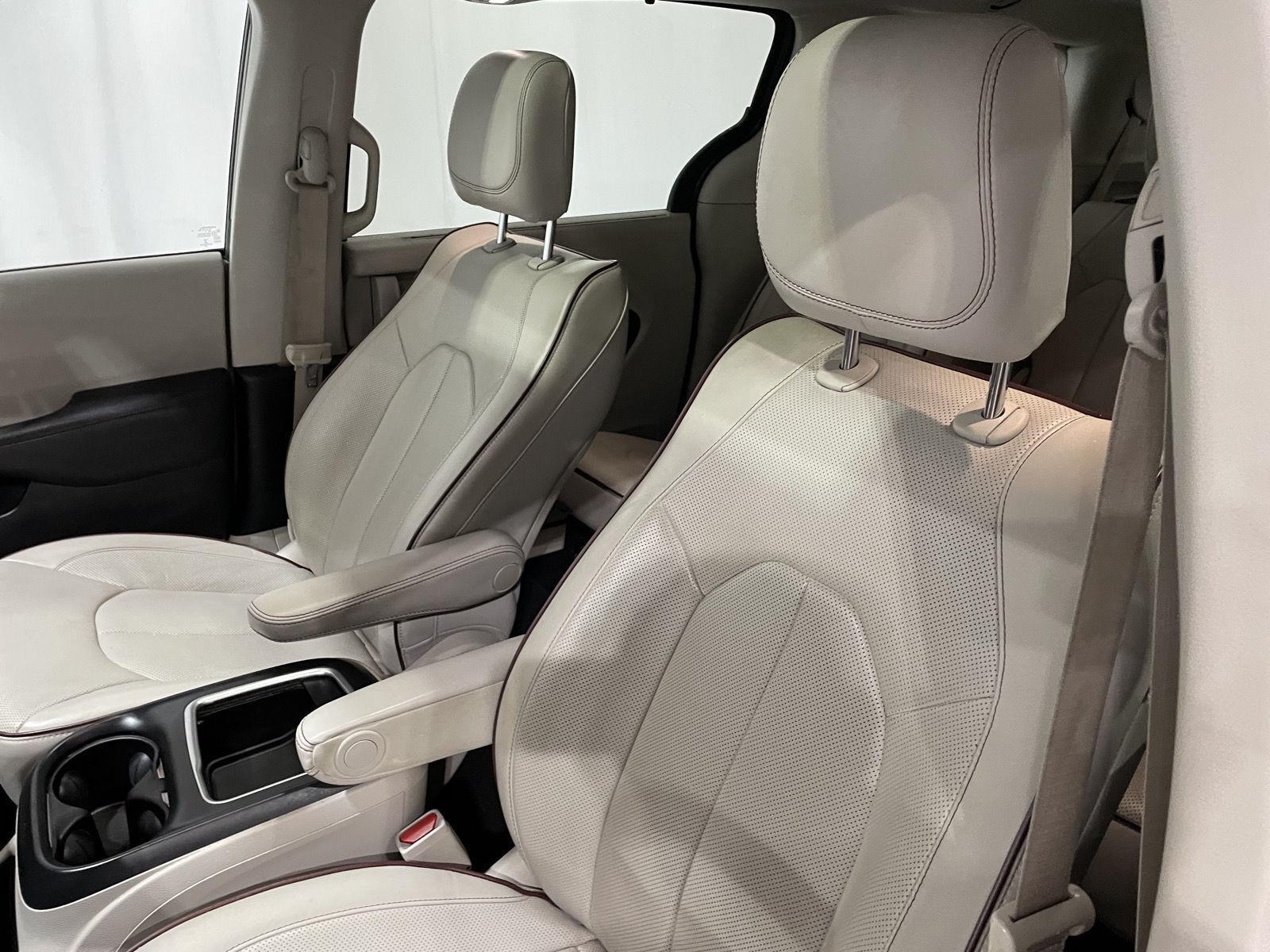Pre-Owned 2020 Chrysler Pacifica for sale in St. Joseph MO