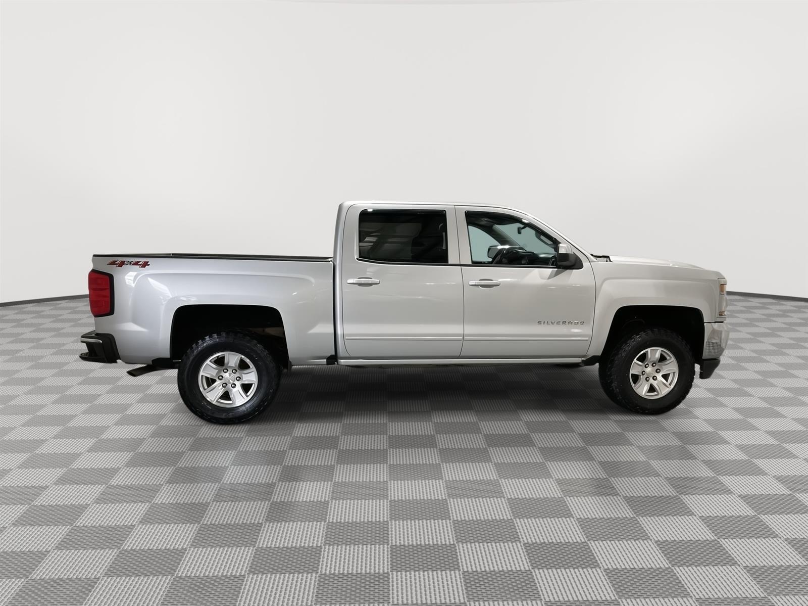 Used 2018 Chevrolet Silverado 1500 LT Crew Cab Truck for sale in St Joseph MO