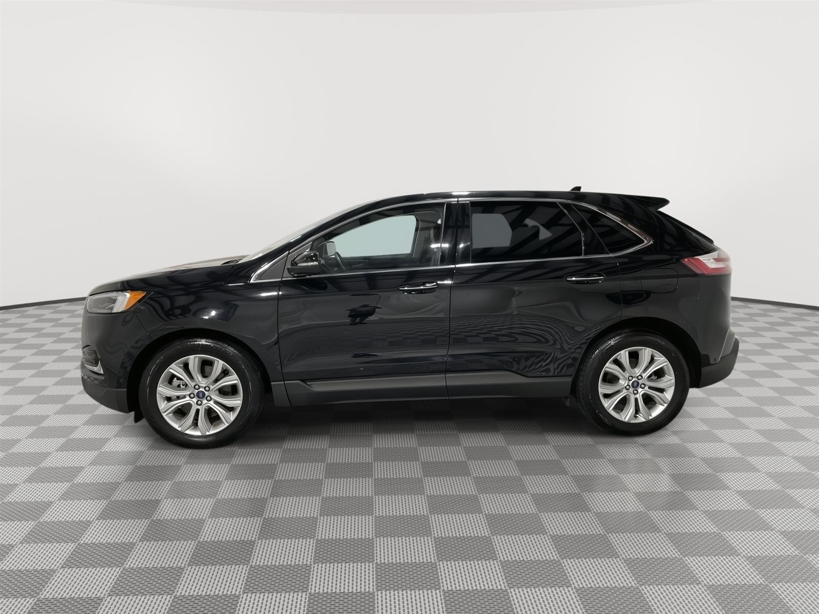 Used 2020 Ford Edge Titanium SUV for sale in St Joseph MO