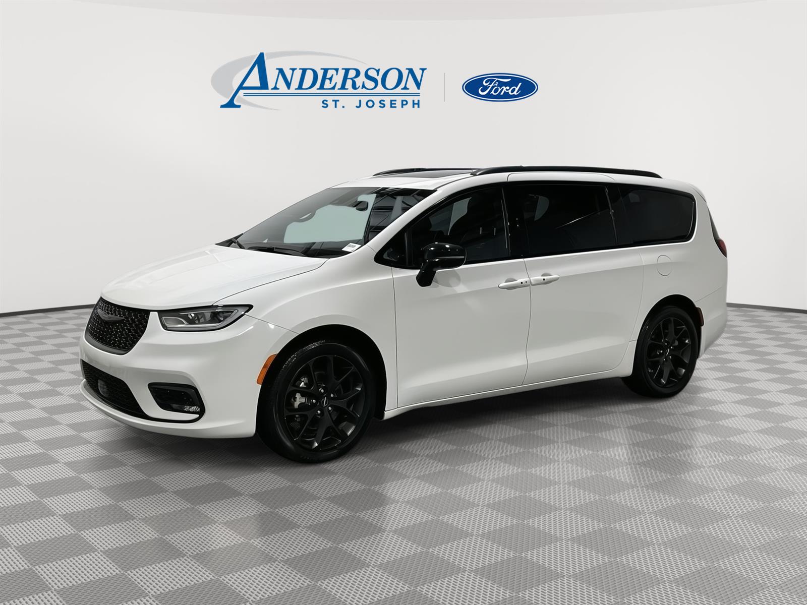 Used 2025 Chrysler Pacifica Limited Minivans for sale in St Joseph MO