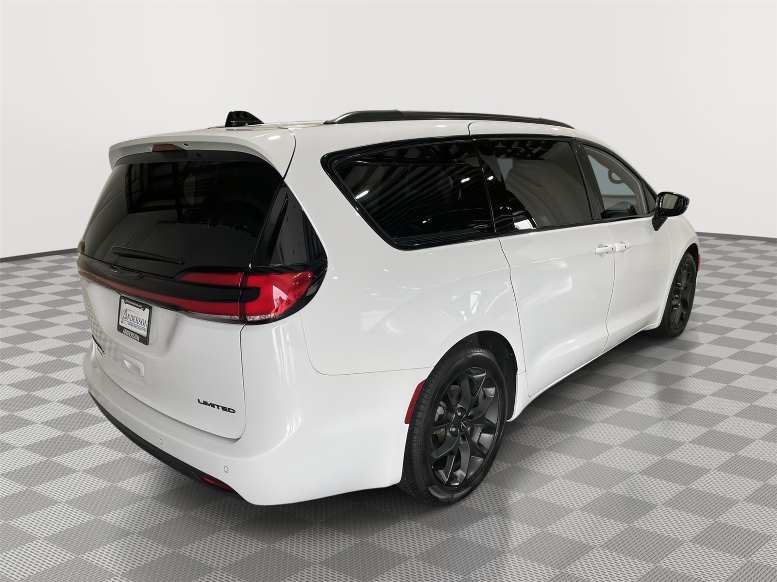Pre-Owned 2025 Chrysler Pacifica for sale in St. Joseph MO