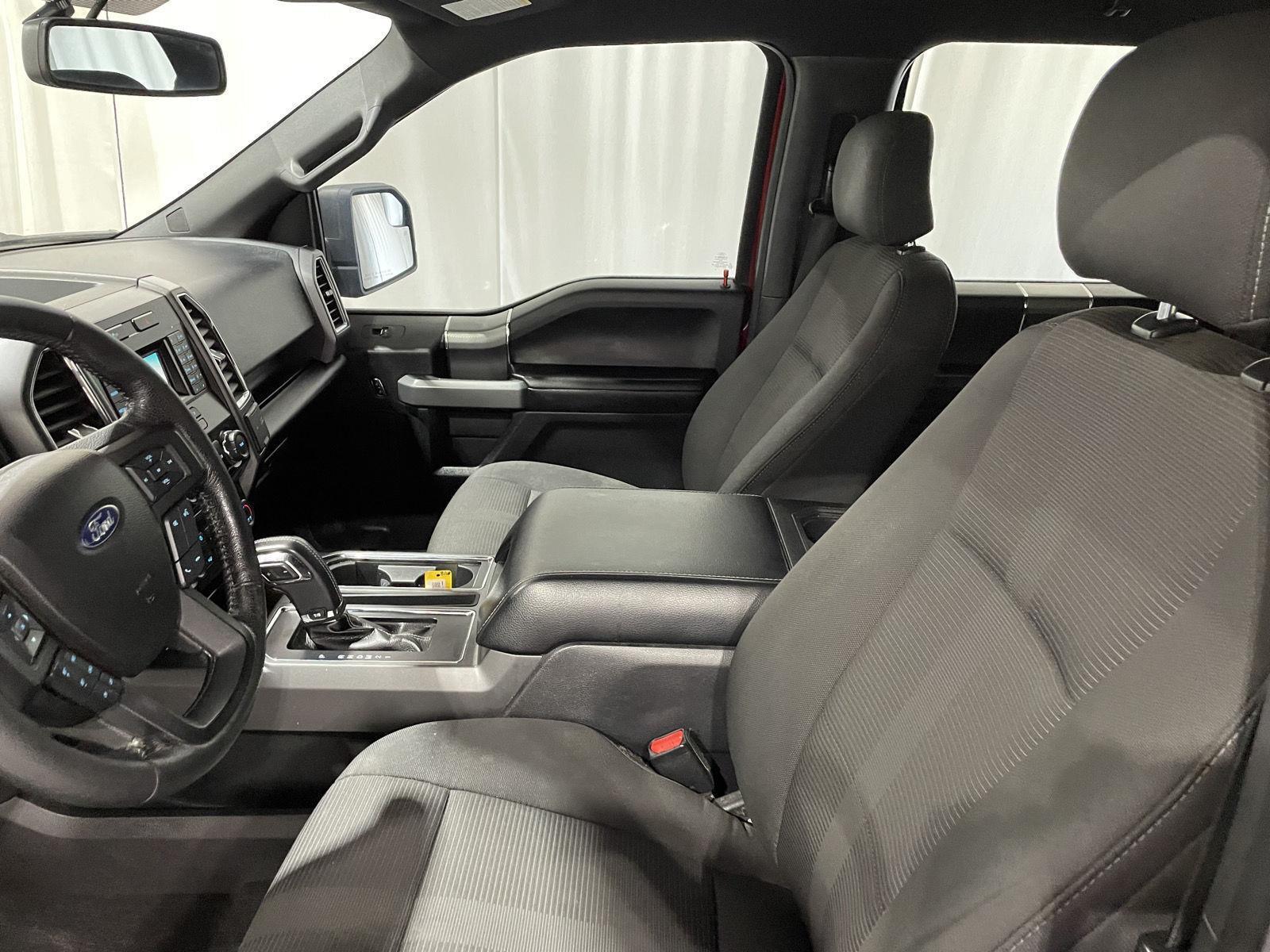 2016 Ford F-150 XLT photo 15