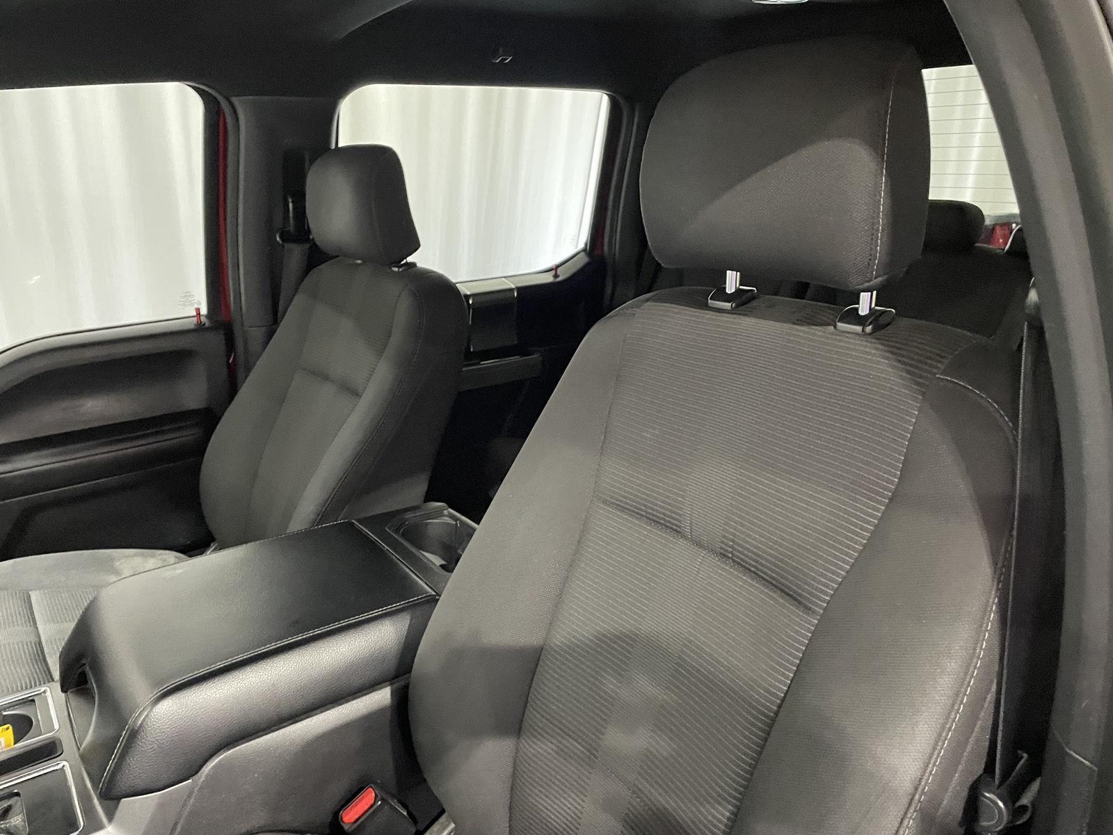 2016 Ford F-150 XLT photo 16