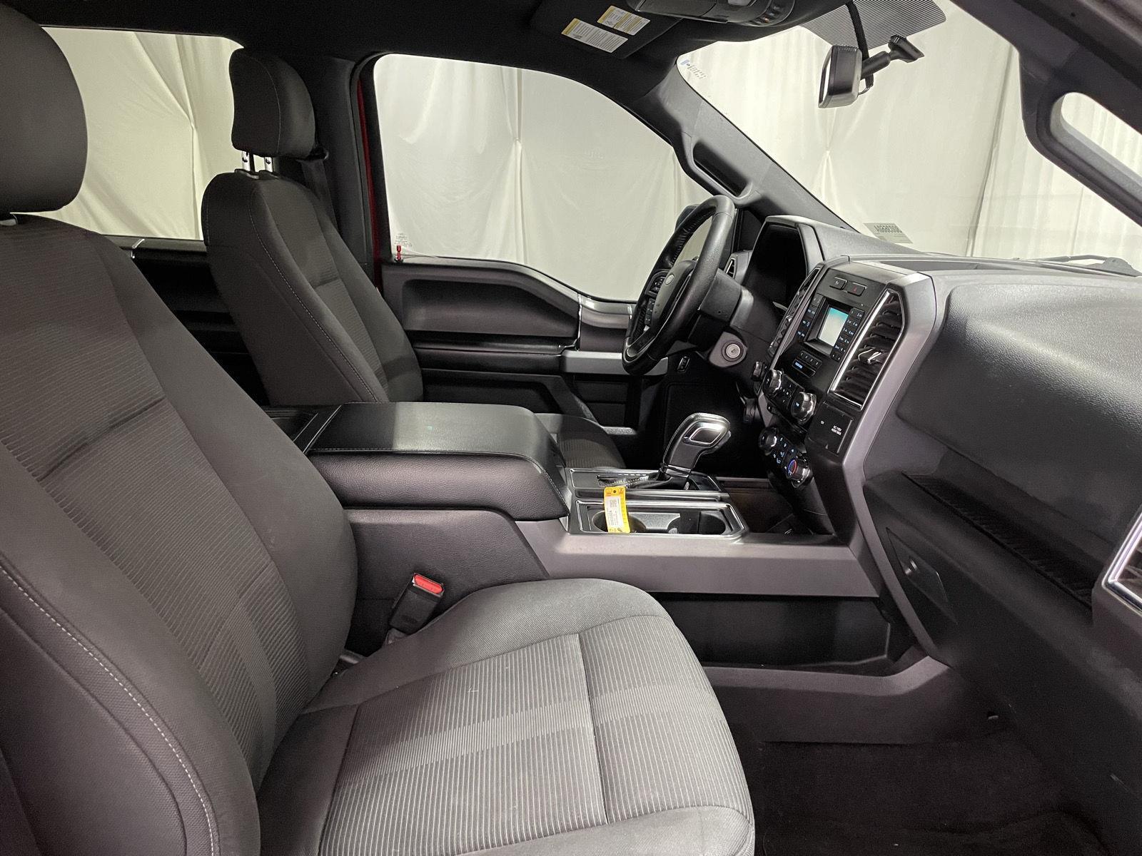 2016 Ford F-150 XLT photo 18