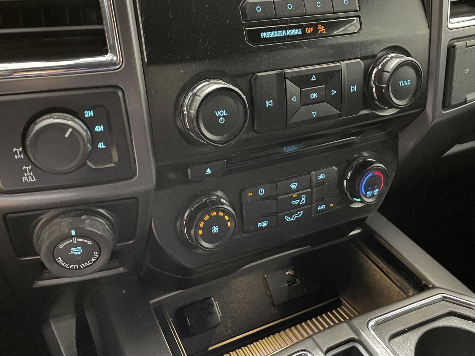 2016 Ford F-150 XLT photo 24