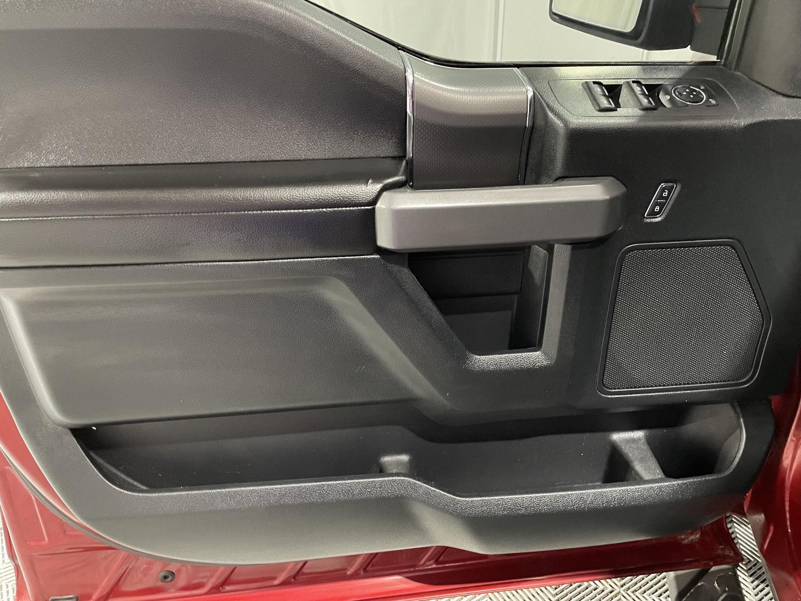 2016 Ford F-150 XLT photo 27