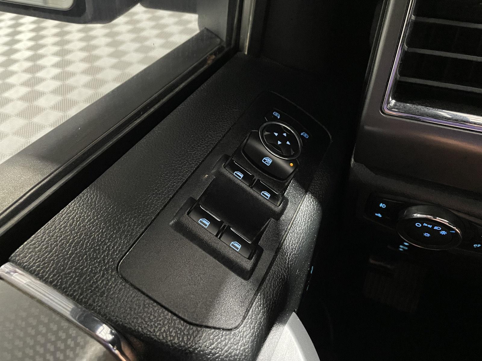 2016 Ford F-150 XLT photo 28