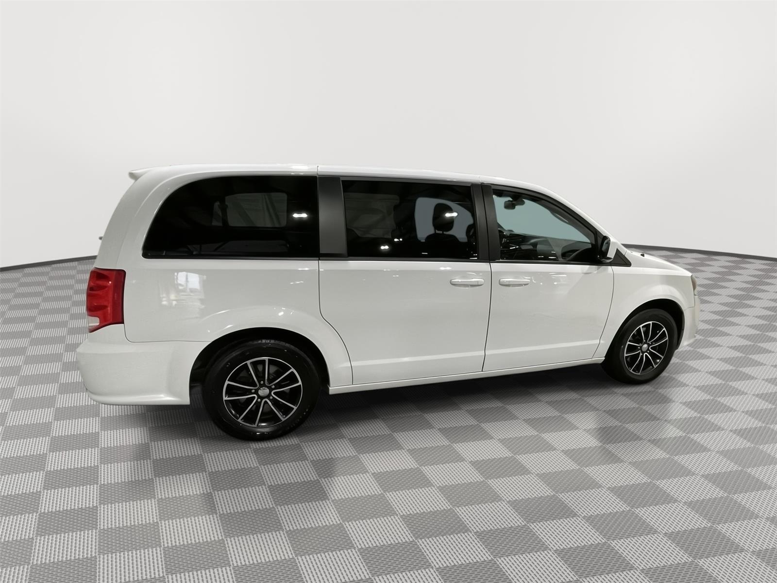 Pre-Owned 2018 Dodge Grand Caravan for sale in St. Joseph MO