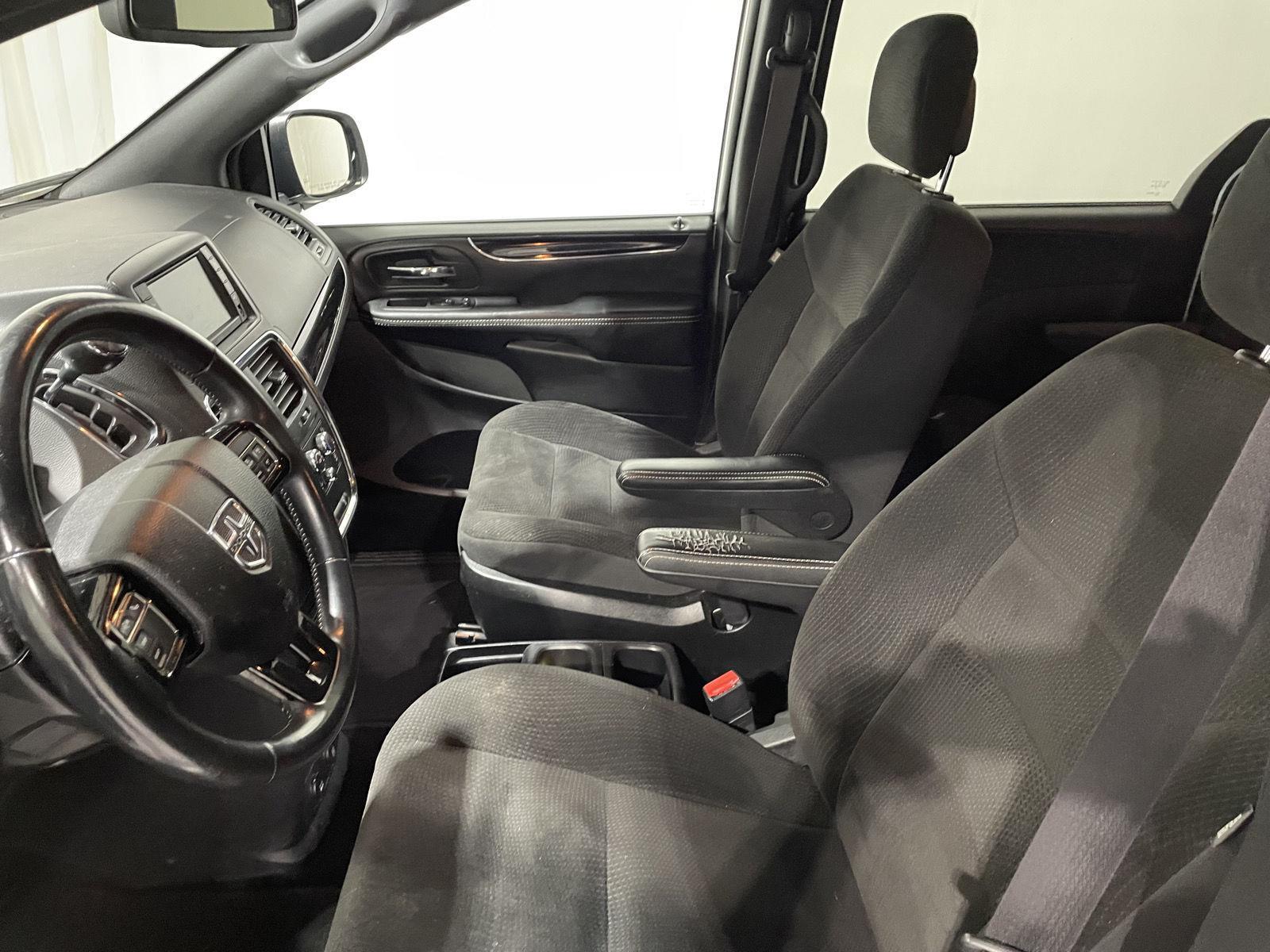 Pre-Owned 2018 Dodge Grand Caravan for sale in St. Joseph MO