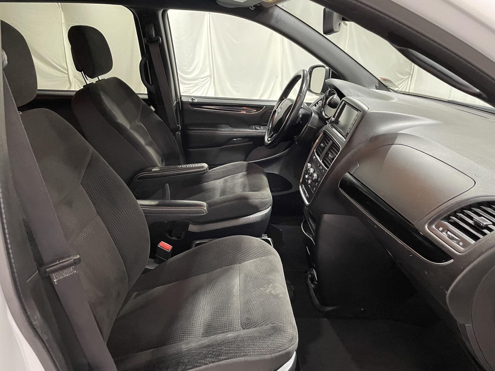 Pre-Owned 2018 Dodge Grand Caravan for sale in St. Joseph MO