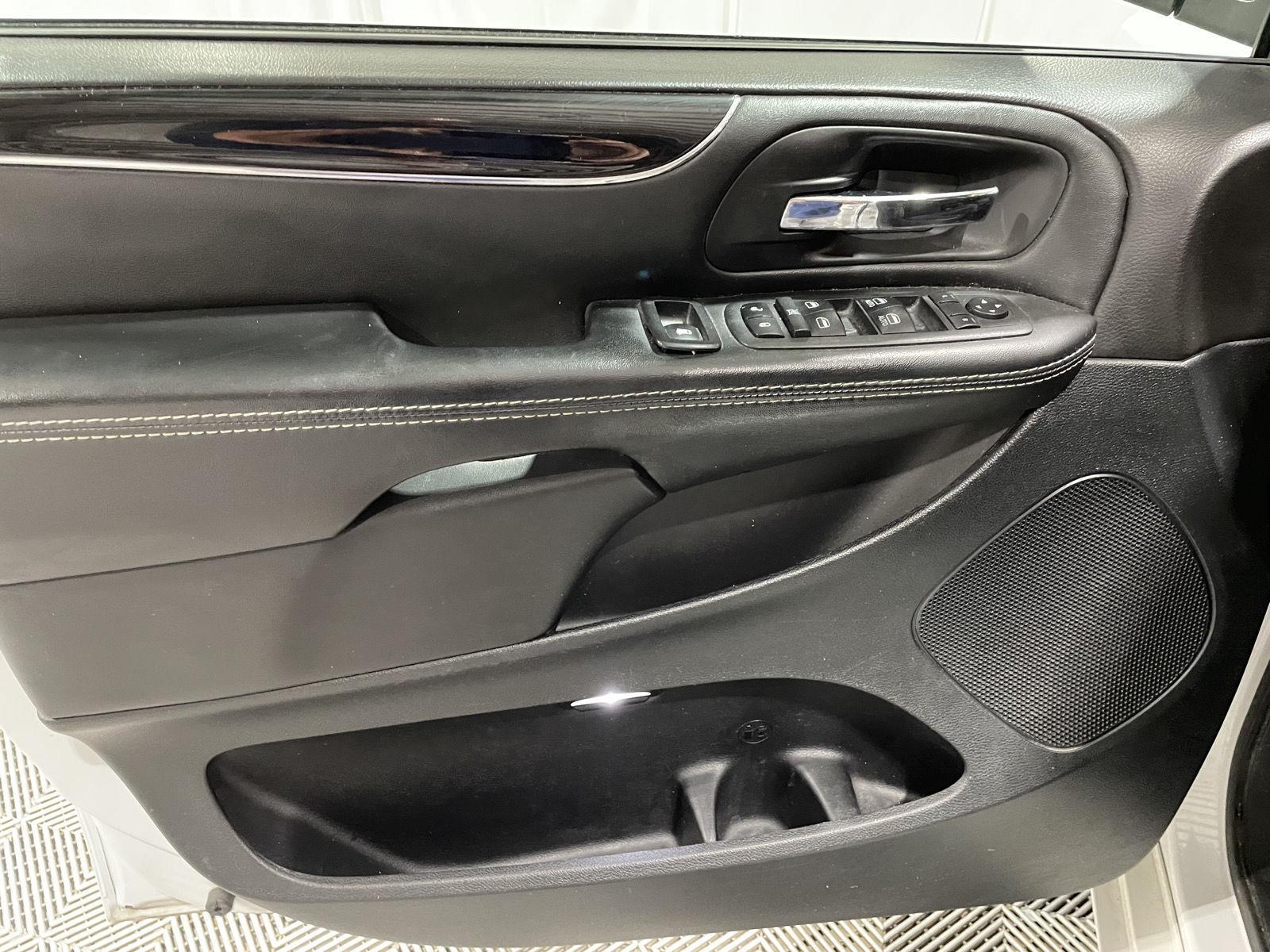 Pre-Owned 2018 Dodge Grand Caravan for sale in St. Joseph MO