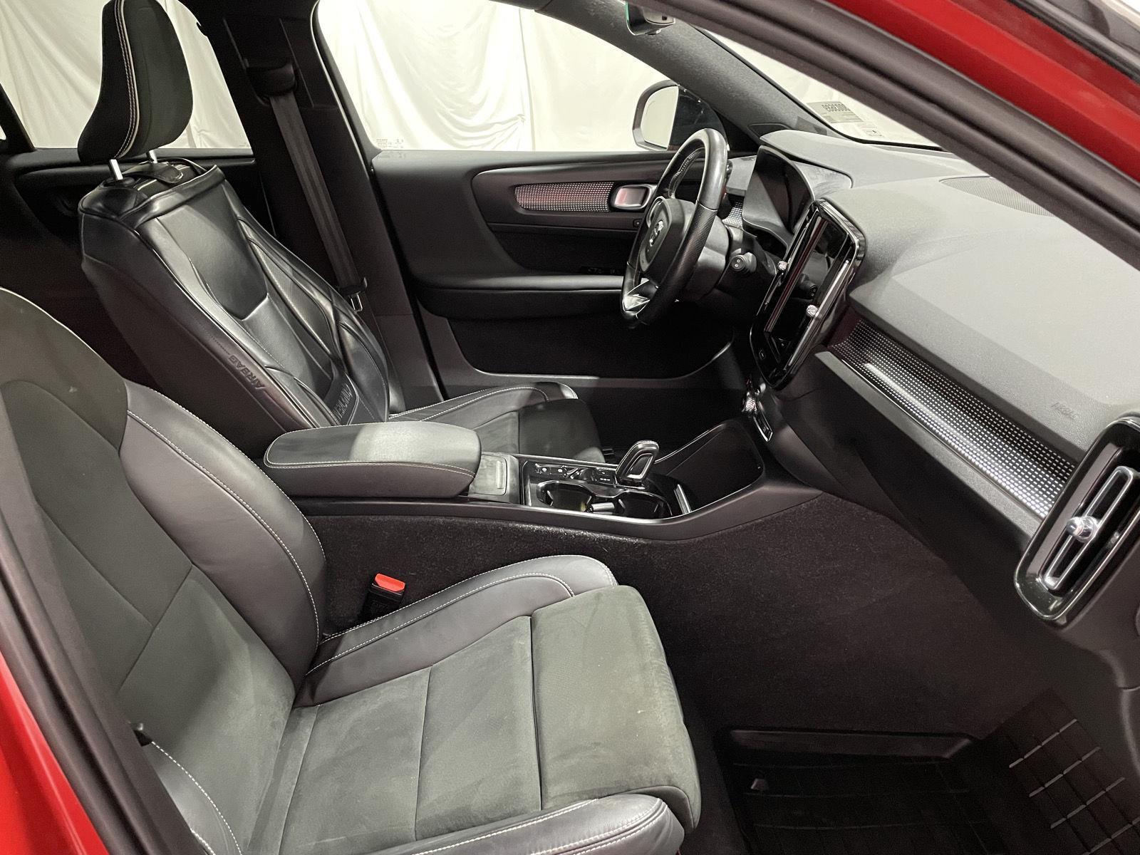 Pre-Owned 2021 Volvo XC40 for sale in St. Joseph MO