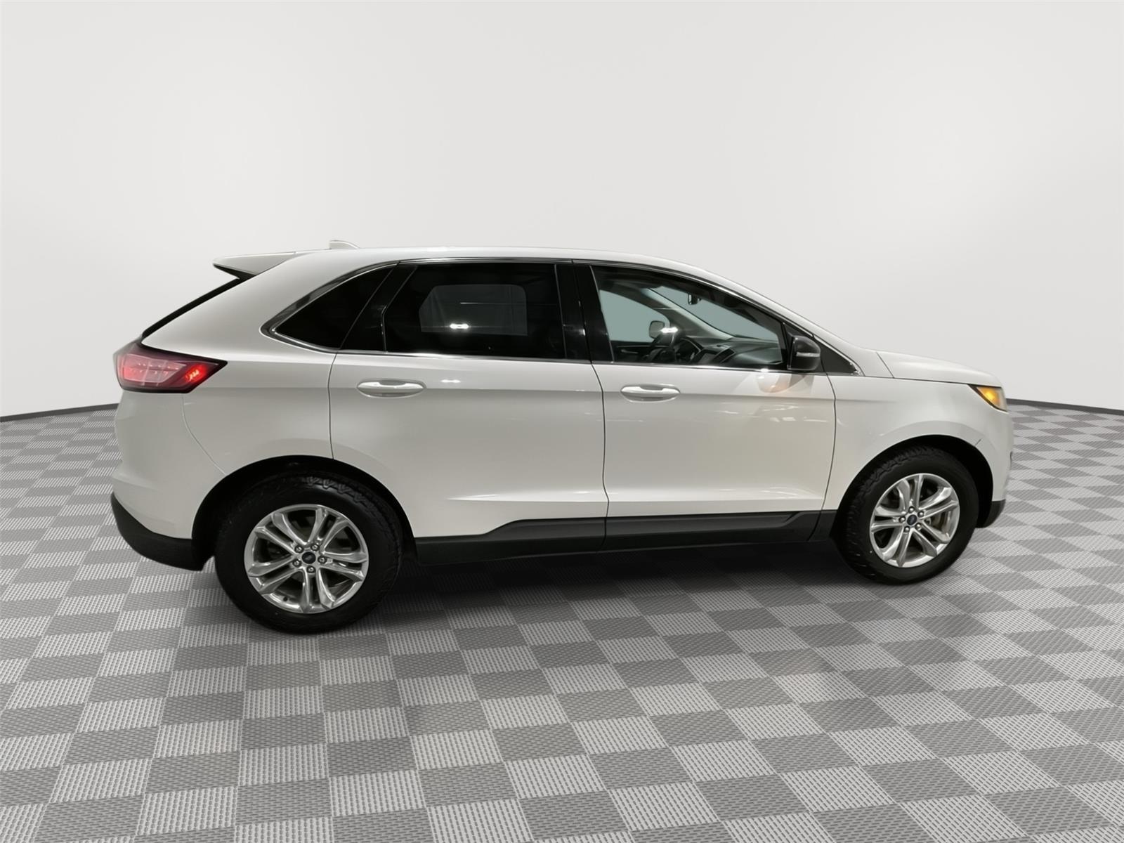 2015 Ford Edge SEL photo 6