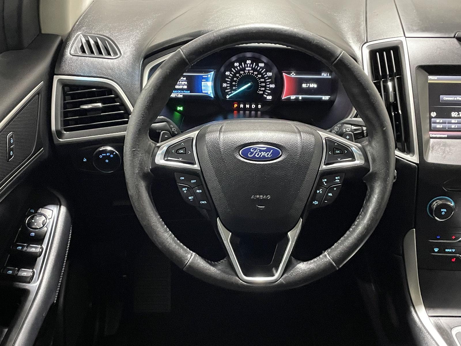 2015 Ford Edge SEL photo 13