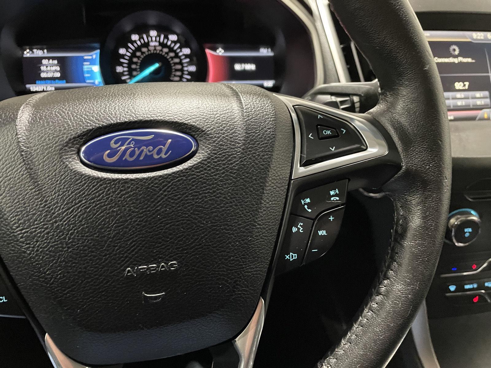 2015 Ford Edge SEL photo 15